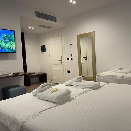 סרנדה The Queen'S Lion Premium Hotel מראה חיצוני תמונה