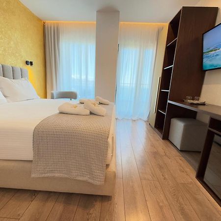סרנדה The Queen'S Lion Premium Hotel מראה חיצוני תמונה