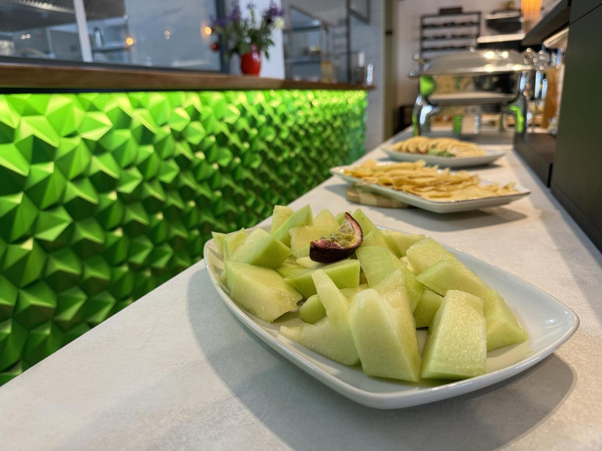 סרנדה The Queen'S Lion Premium Hotel מראה חיצוני תמונה