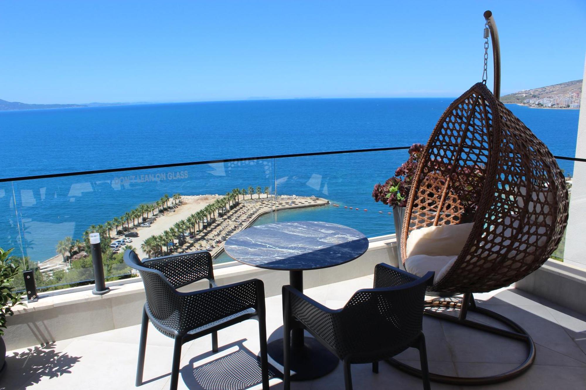 סרנדה The Queen'S Lion Premium Hotel מראה חיצוני תמונה