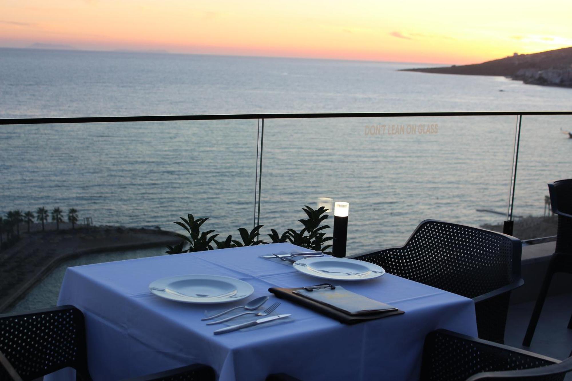 סרנדה The Queen'S Lion Premium Hotel מראה חיצוני תמונה