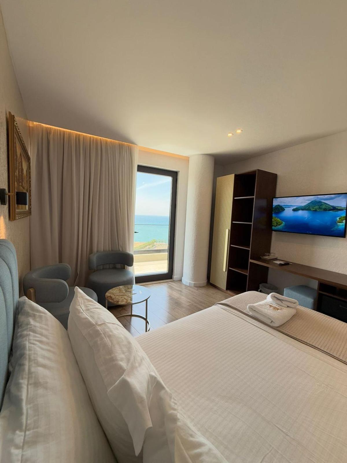 סרנדה The Queen'S Lion Premium Hotel מראה חיצוני תמונה