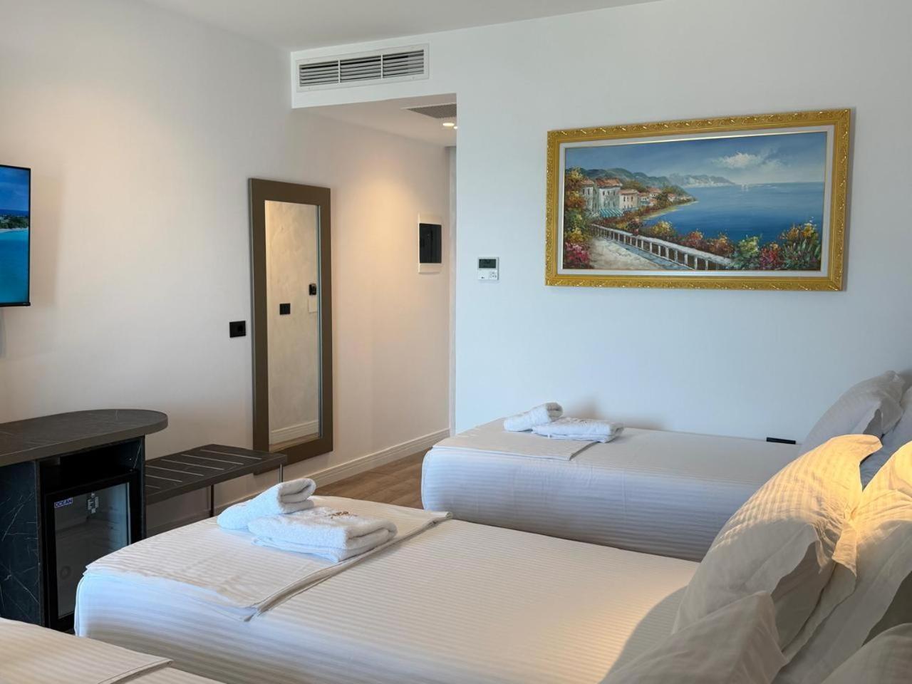 סרנדה The Queen'S Lion Premium Hotel מראה חיצוני תמונה
