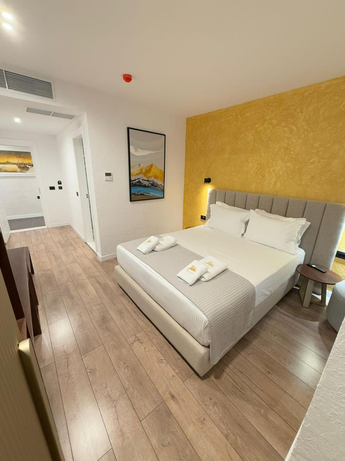 סרנדה The Queen'S Lion Premium Hotel מראה חיצוני תמונה