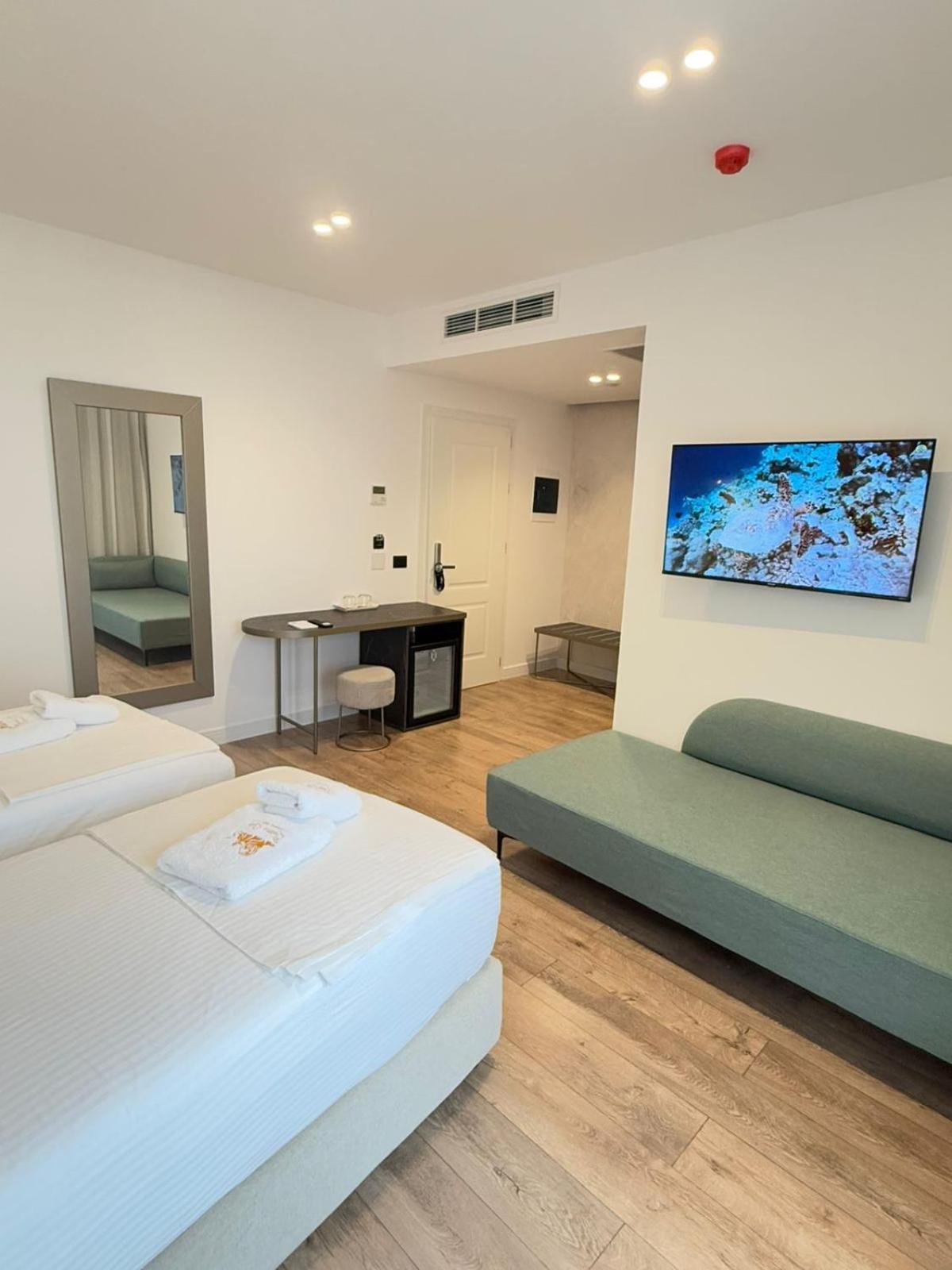 סרנדה The Queen'S Lion Premium Hotel מראה חיצוני תמונה
