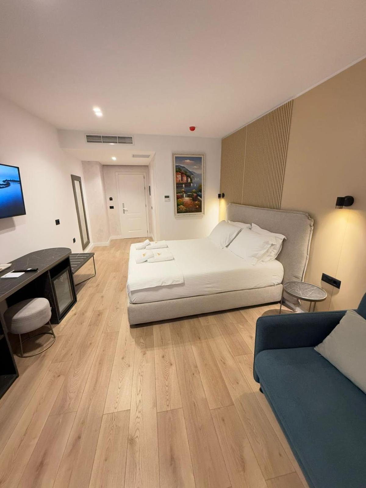 סרנדה The Queen'S Lion Premium Hotel מראה חיצוני תמונה