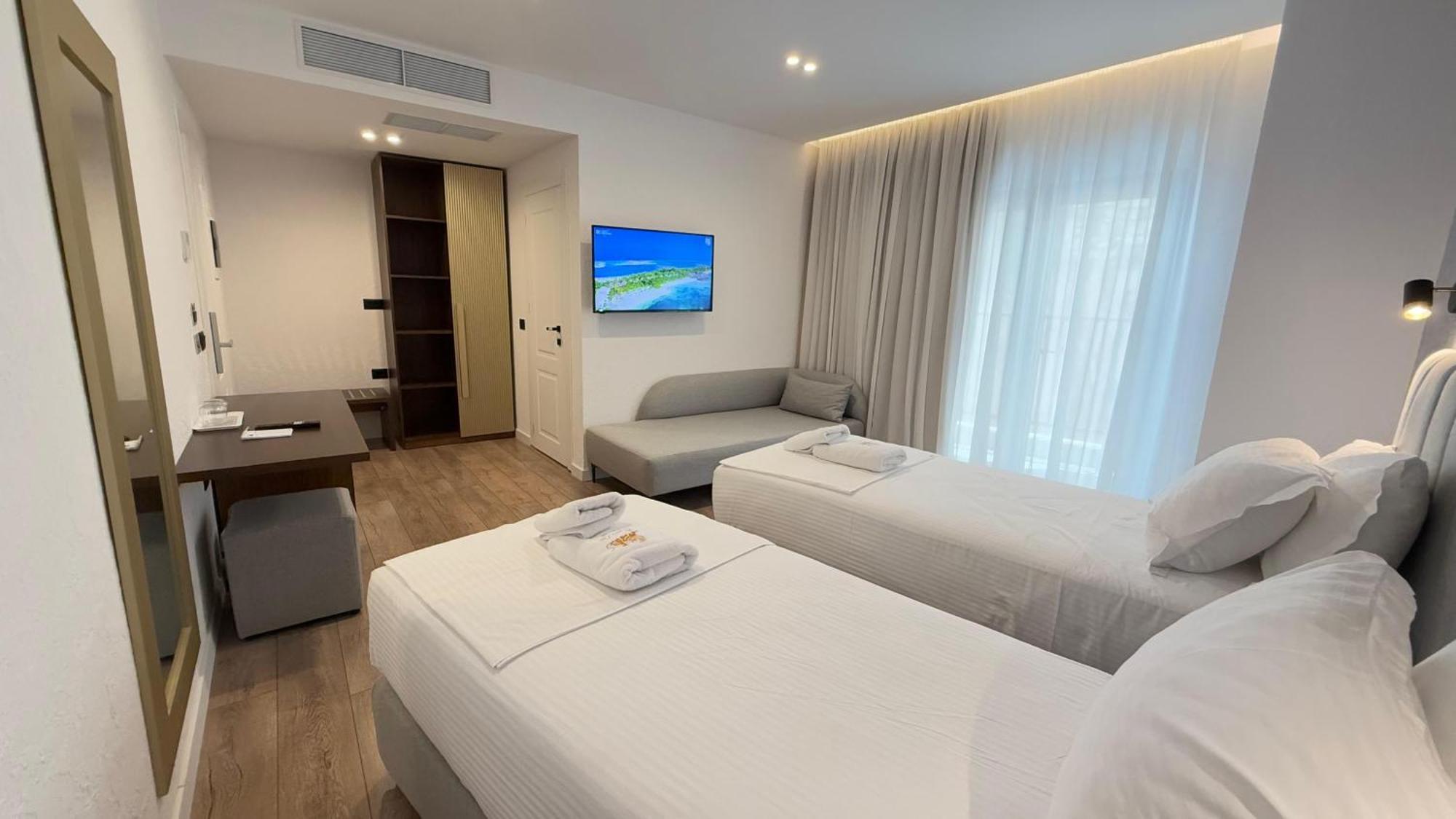 סרנדה The Queen'S Lion Premium Hotel מראה חיצוני תמונה
