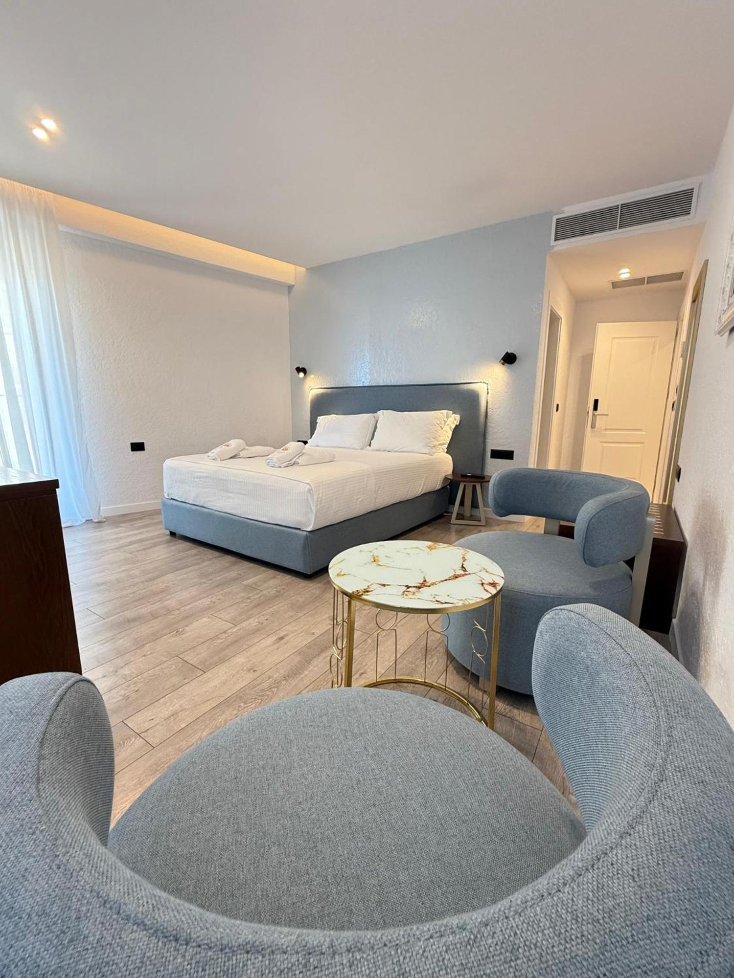 סרנדה The Queen'S Lion Premium Hotel מראה חיצוני תמונה